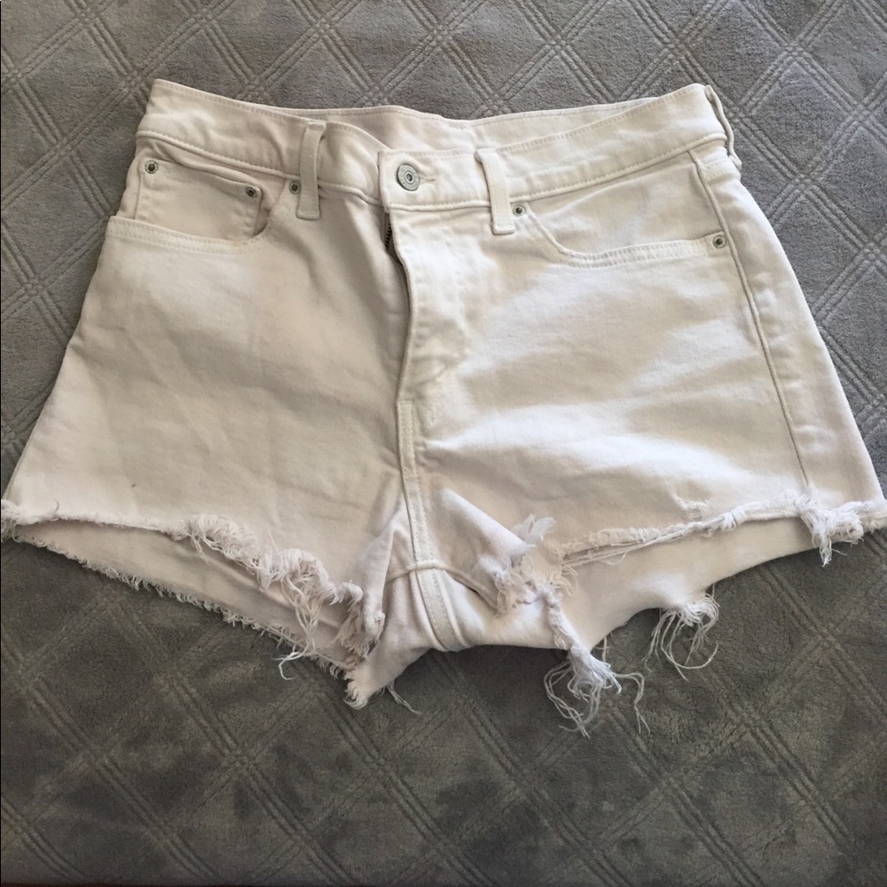 White Denim Levi’s